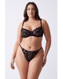 Tanga noir en dentelle avec bijou losanges dorés Tanga noir en dentelle avec bijou losanges dorés