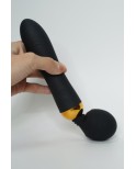 SHAKE Noir, Vibromasseur Wand USB en silicone médical avec 2 puissants moteurs indépendants SHAKE Noir, Vibromasseur Wand USB en silicone médical avec 2 puissants moteurs indépendants