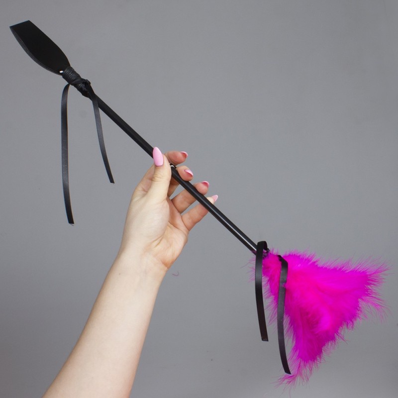 Cravache avec plumeau rose 50 cm 