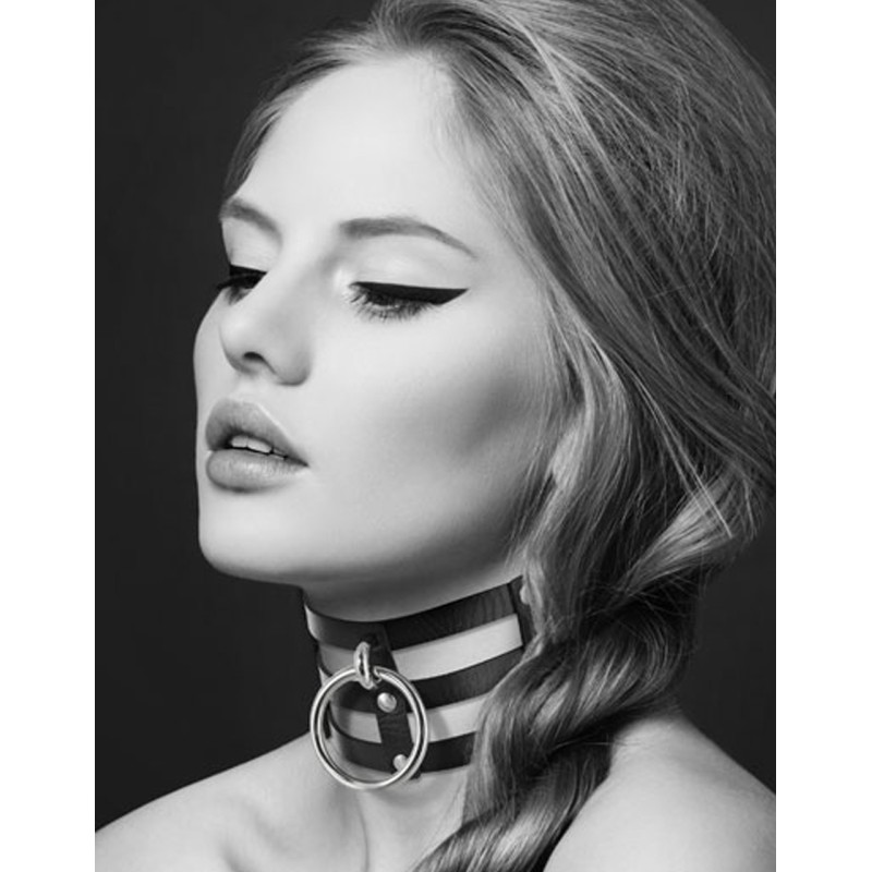 Collier en cuir noir SM triple lanière avec anneau métal argenté Collier en cuir noir SM triple lanière avec anneau métal argenté