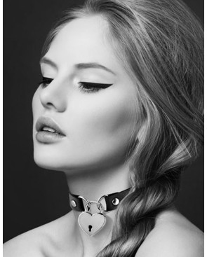 Collier en cuir noir SM avec pendentif cadenas coeur argenté