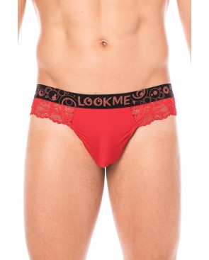String rouge en dentelle délicate 