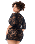 Peignoir en dentelle grande taille Mapalé avec string assorti Peignoir en dentelle grande taille Mapalé avec string assorti