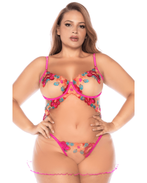 Nuisette grande taille en résille et dentelle florale rose et string assorti