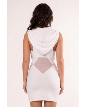 Robe blanche sensuelle avec capuche et bandeau poitrine Adriana