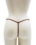 String en dentelle taupe ouvert avec chaînes dorées String en dentelle taupe ouvert avec chaînes dorées