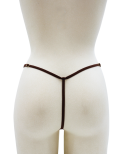 String en dentelle marron ouvert avec chaînes dorées String en dentelle marron ouvert avec chaînes dorées
