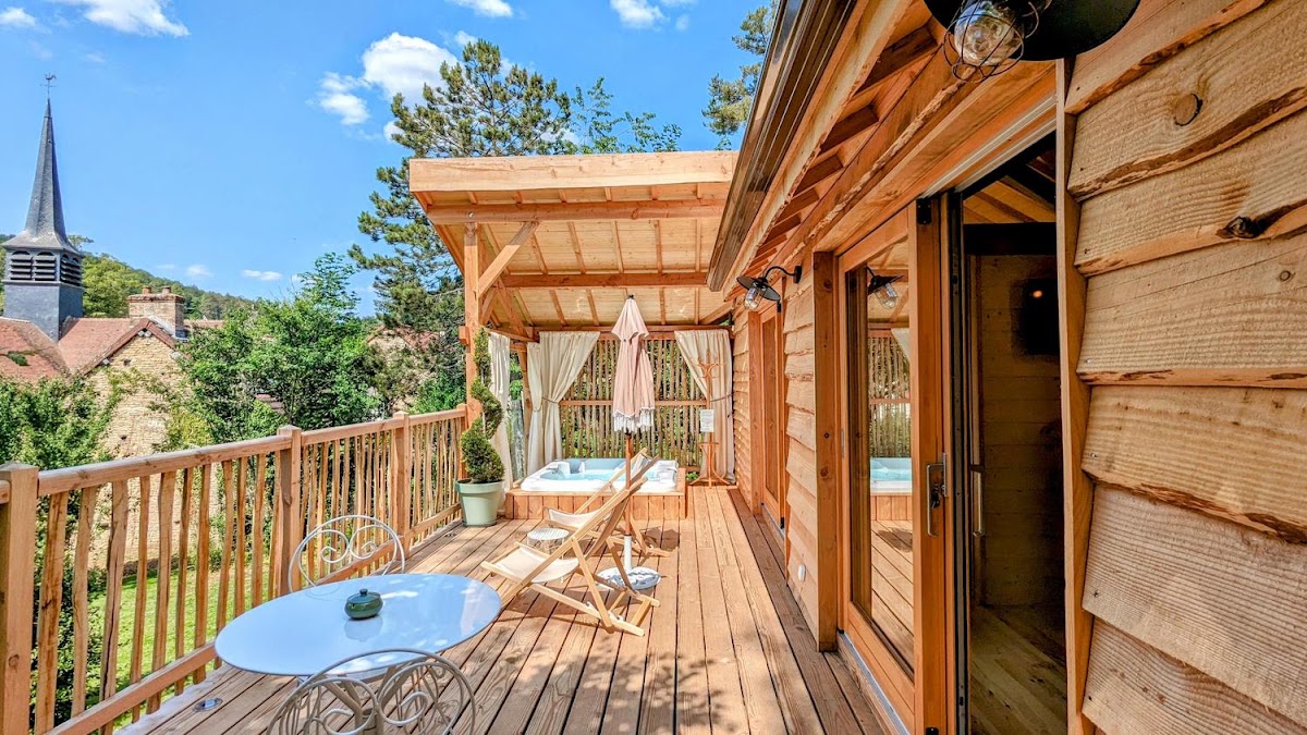 Photo Google Maps · Domaine des Écus d'Or : Love room avec spa Côte d'Or, Location insolite, Cabane, Week-end romantique, Bourgogne-Franche-Comté