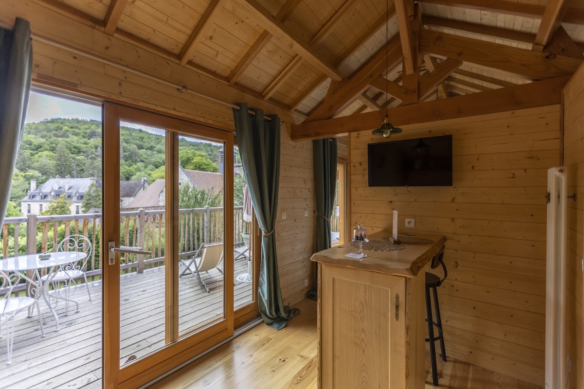 Photo Google Maps · Domaine des Écus d'Or : Love room avec spa Côte d'Or, Location insolite, Cabane, Week-end romantique, Bourgogne-Franche-Comté