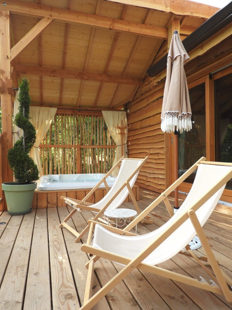 Photo Google Maps · Domaine des Écus d'Or : Love room avec spa Côte d'Or, Location insolite, Cabane, Week-end romantique, Bourgogne-Franche-Comté