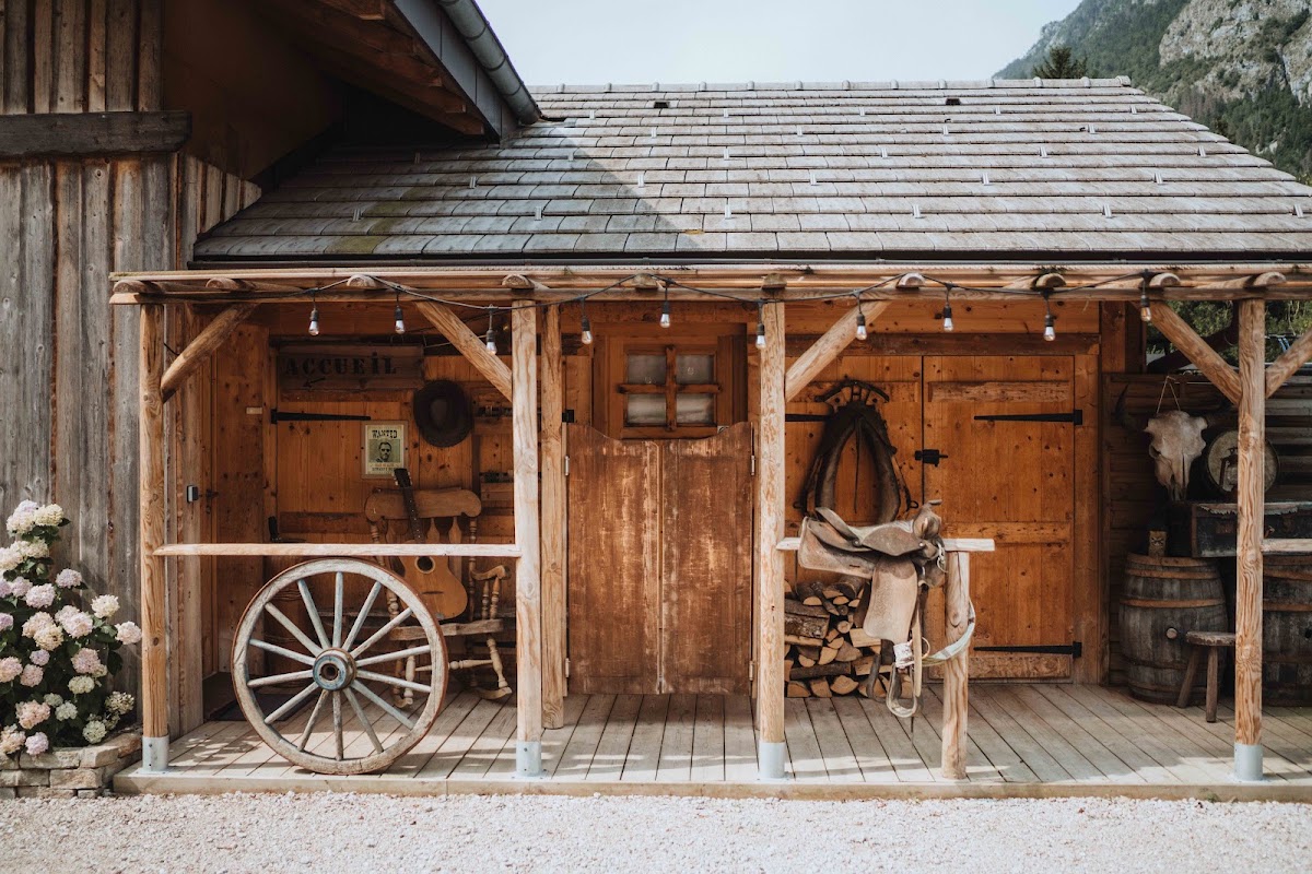Photo Google Maps · Gite La Patte Nordic: hotel de charme, week-end insolite en amoureux, proche Genève en Haute-Savoie, love room avec SPA