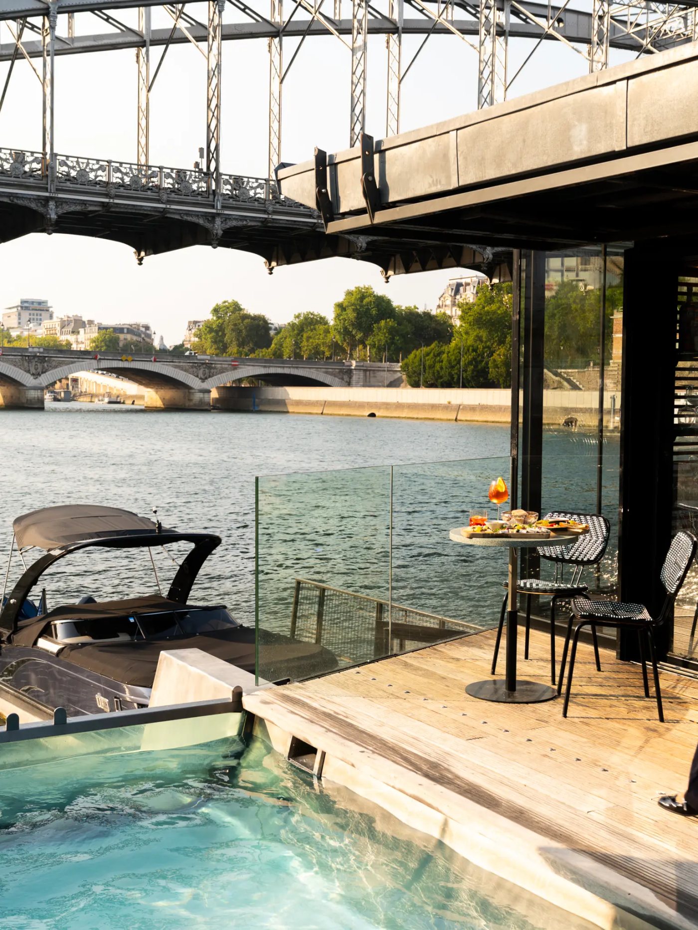 Off Paris Seine