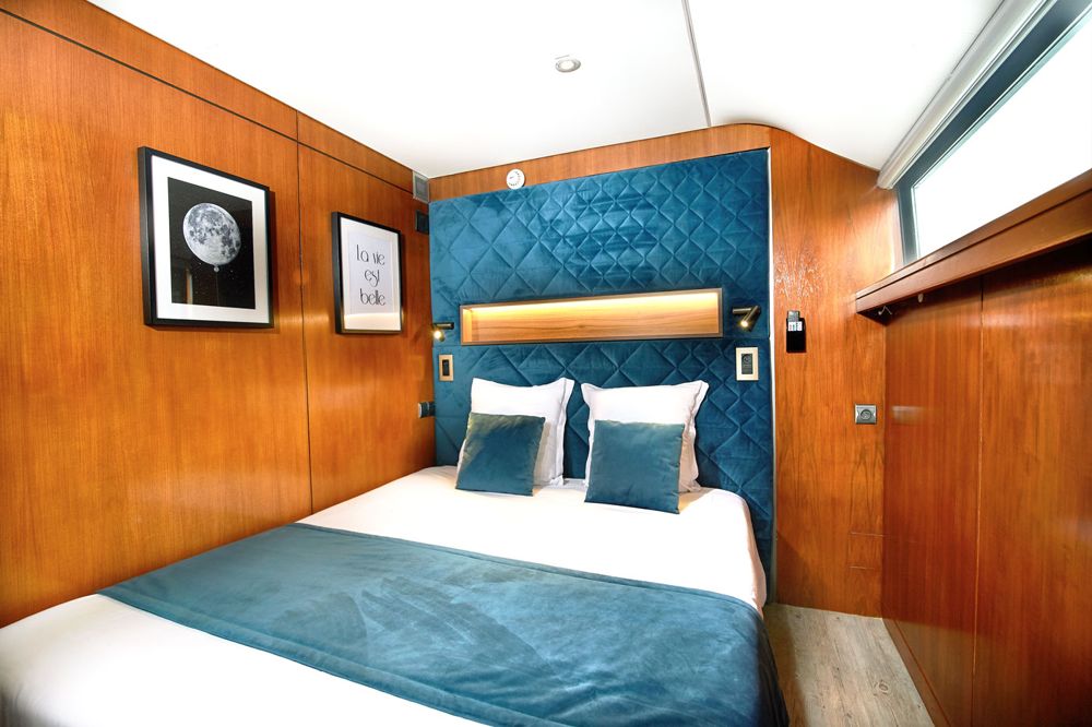 Photo Google Maps · Le VIP Paris - Yacht Hotel