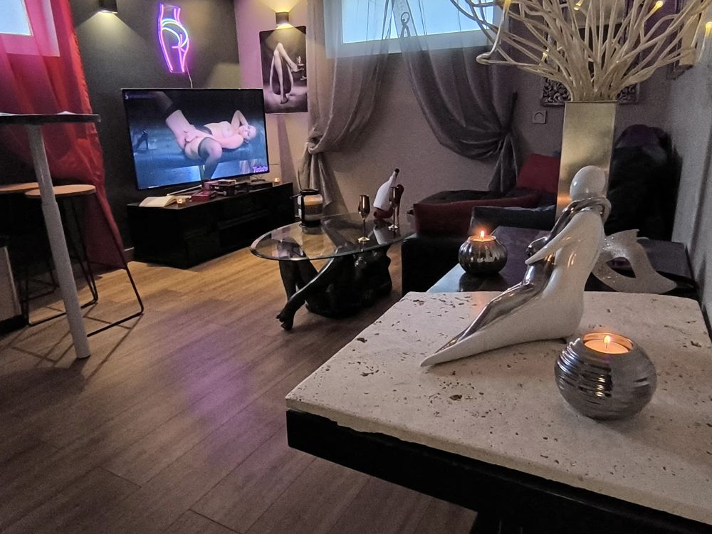 Photo Google Maps · Love room Le Boudoir de Cormelles, Caen, Normandie