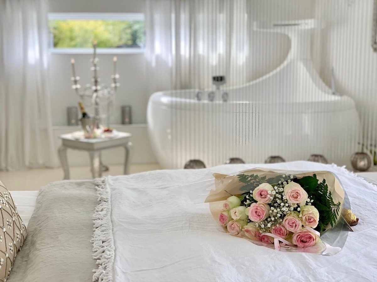 Photo Google Maps · LA SUITE BARBIZON & SPAS | Suites Intimistes avec Piscine & Jacuzzi Privés