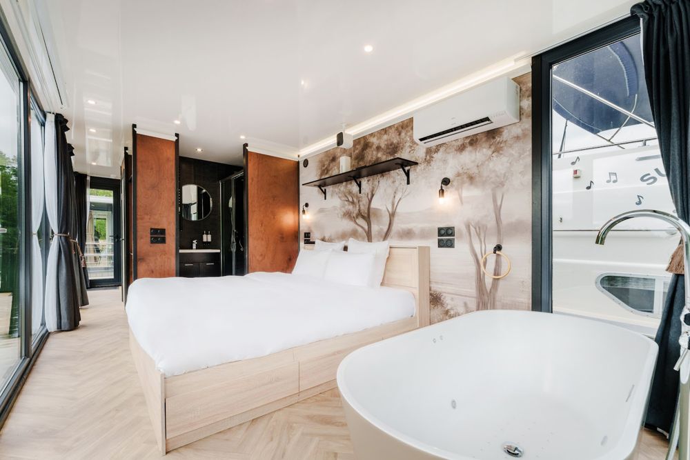 Photo Google Maps · L'Escale Royale - Suites Romantiques Flottantes - Région parisienne. (Saint-Fargeau-Ponthierry)
