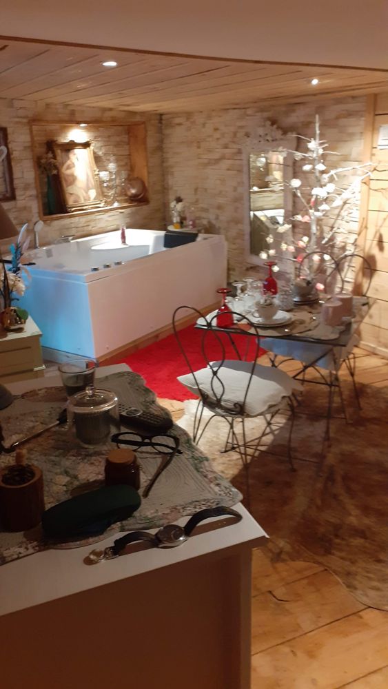 La Suite Inoubliable / La Cabane Cachée