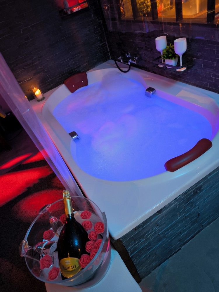 Photo Google Maps · loveroom 83 var le passage secret
