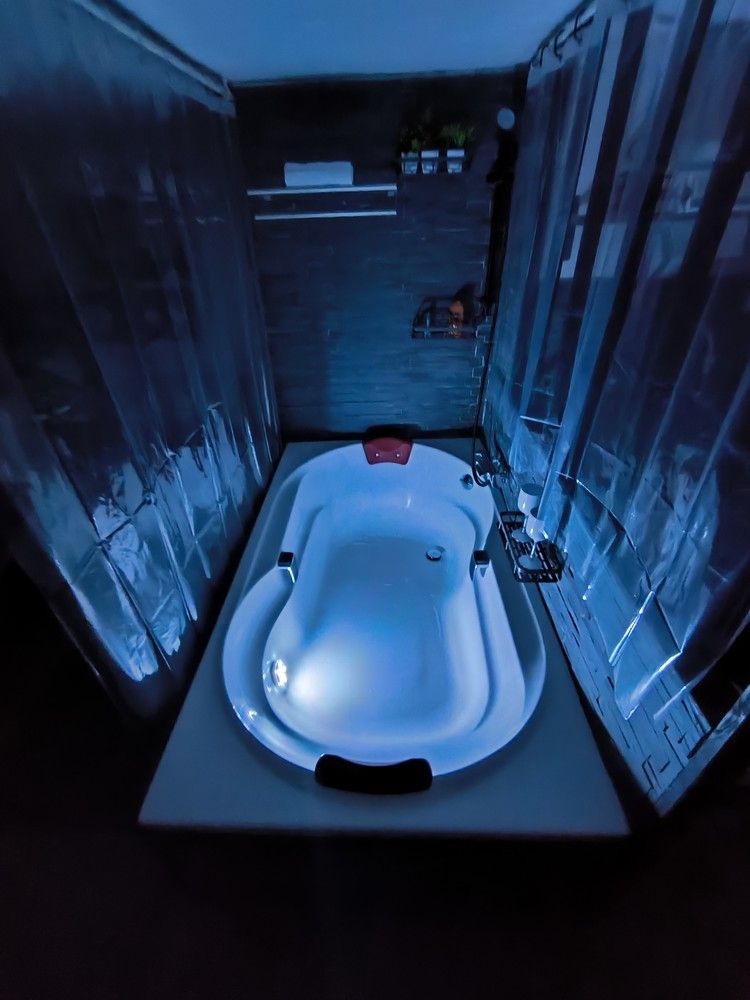 Photo Google Maps · loveroom 83 var le passage secret