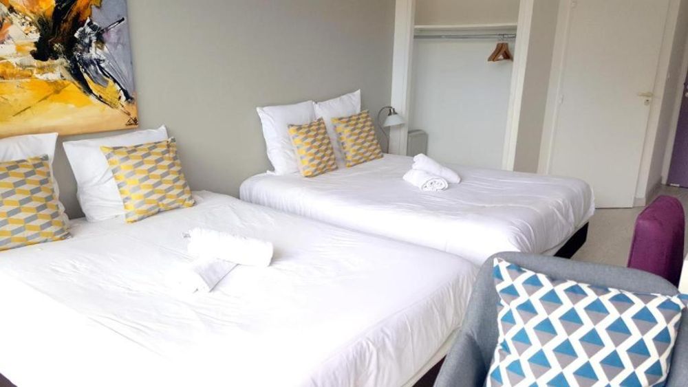 Photo Google Maps · Hotel Frejus | Sable Et Soleil | Chambre Avec Jacuzzi Privatif Port Et Plage