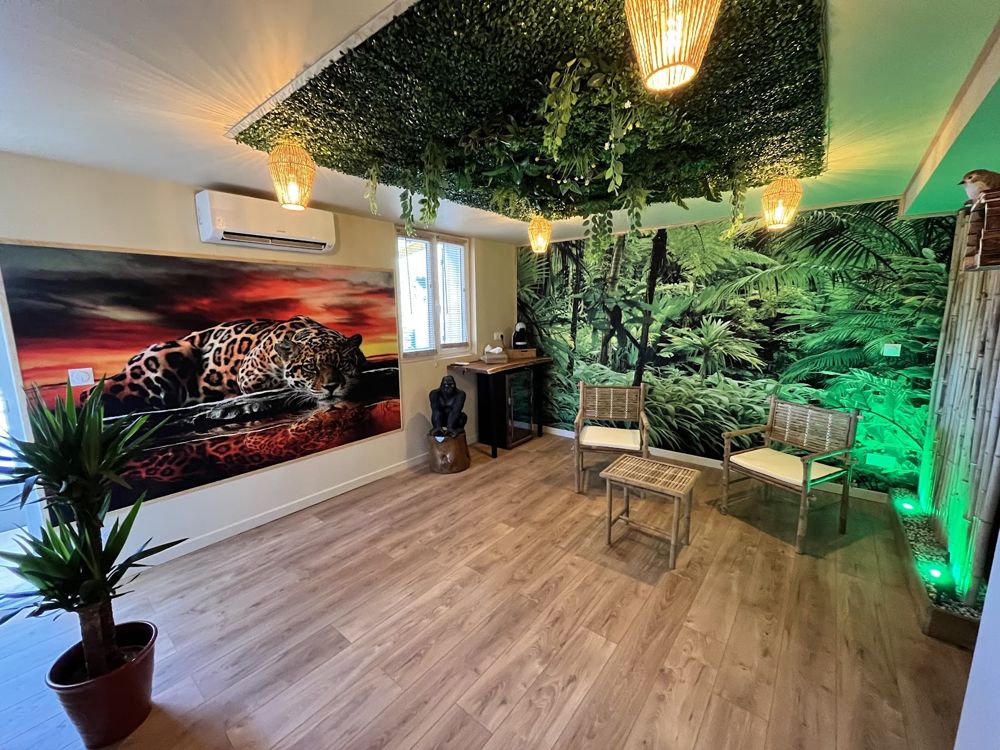 Photo Google Maps · Le Maquis Rooms: love room avec SPA/Bain à remous, week-end amoureux insolite dans le parc Sainte-Baume proche Aubagne Var
