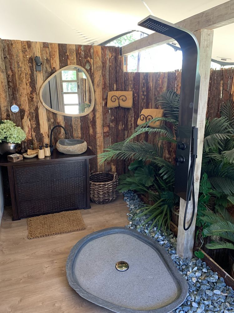 Photo Google Maps · La Noccemada - lodge Spirit of Bali - Table et chambre d'hôtes Insolite dans le Verdon
