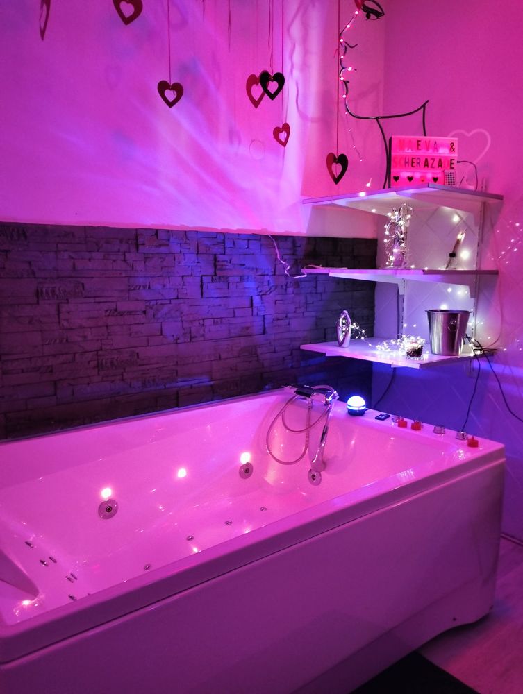 Photo Google Maps · love room toulon