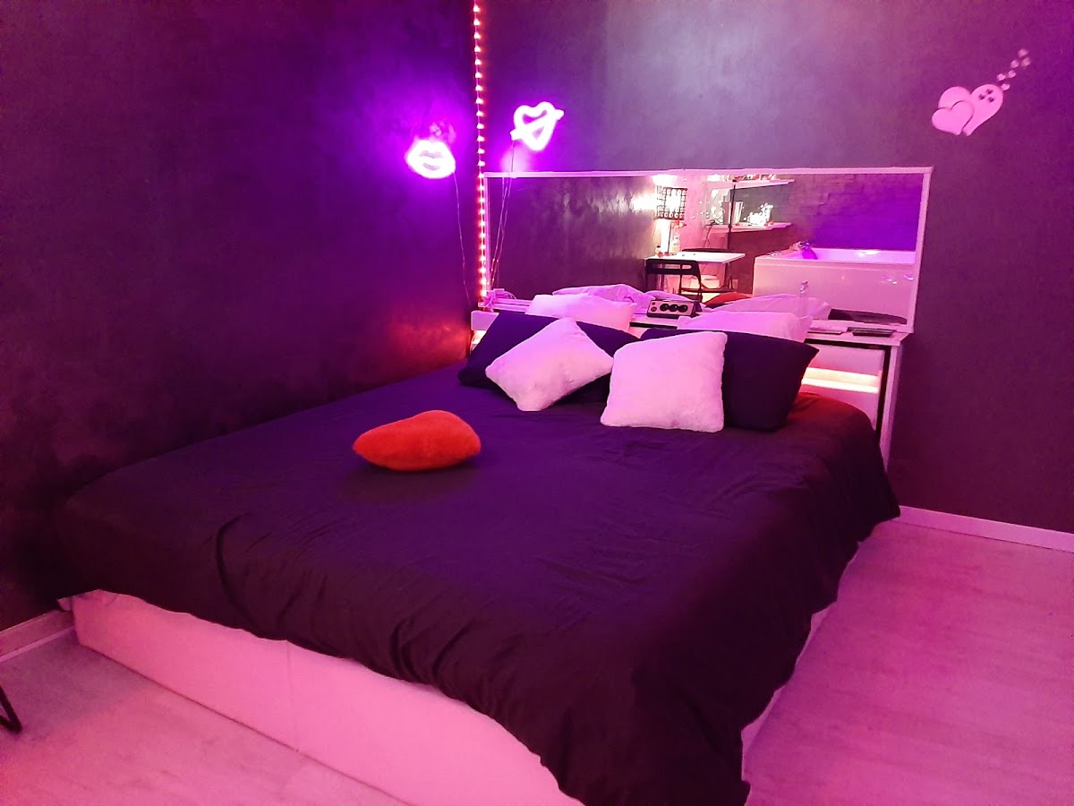 Photo Google Maps · love room toulon