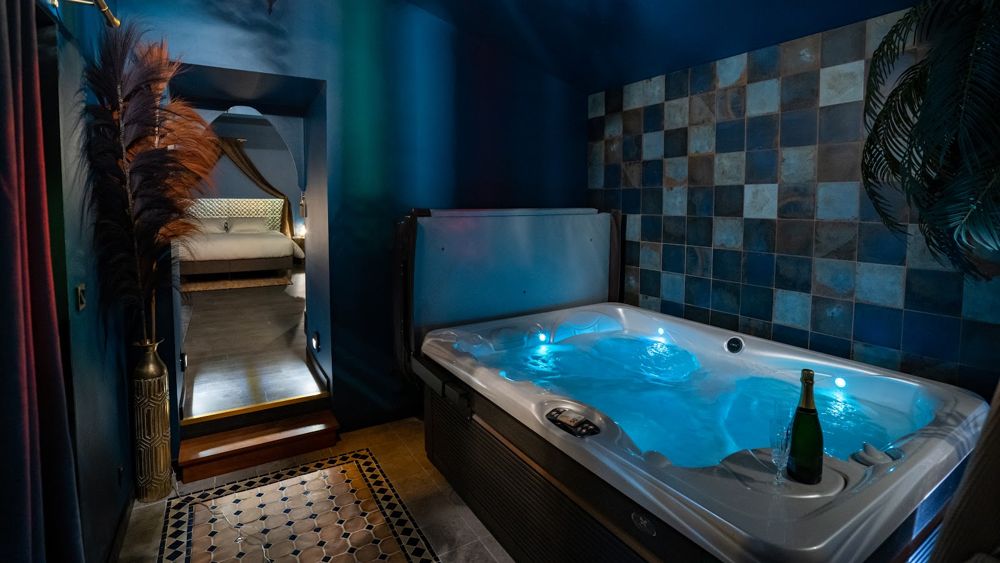 Photo Google Maps · Chambre l'Oriental - Love Room Vendée avec jacuzzi privatif