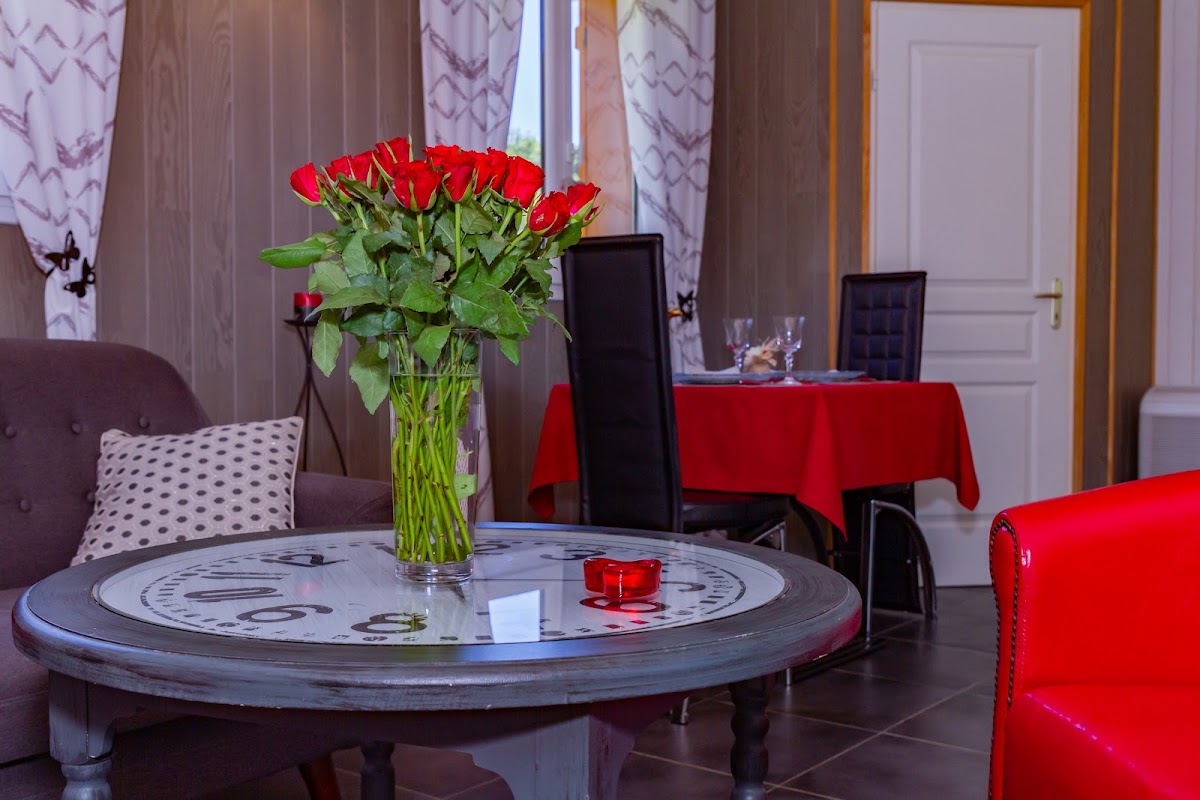 Photo Google Maps · Rev'eaubois : Love Room, Chambre d'hôtes, avec spa, nuit insolite, week-end romantique, proche Brive-la-Gaillarde en Corrèze