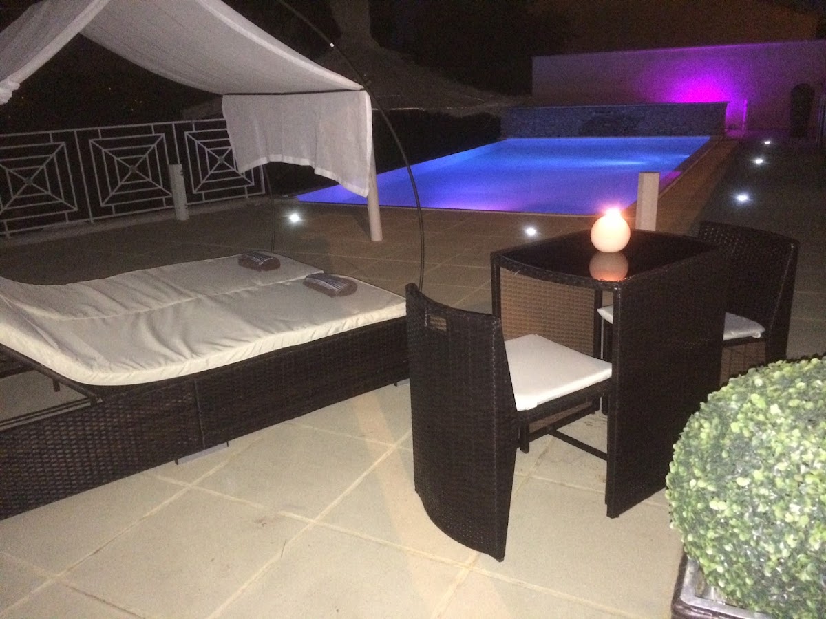 Photo Google Maps · La Paillote Exotique suites jacuzzi piscine sauna privatif