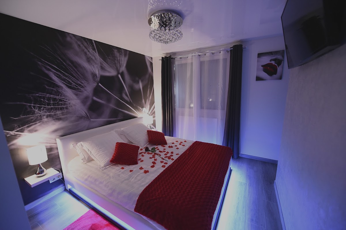 Photo Google Maps · Glam'appart Spa: Appartement privatif avec jacuzzi séjour romantique (Dijon, Bourgogne)