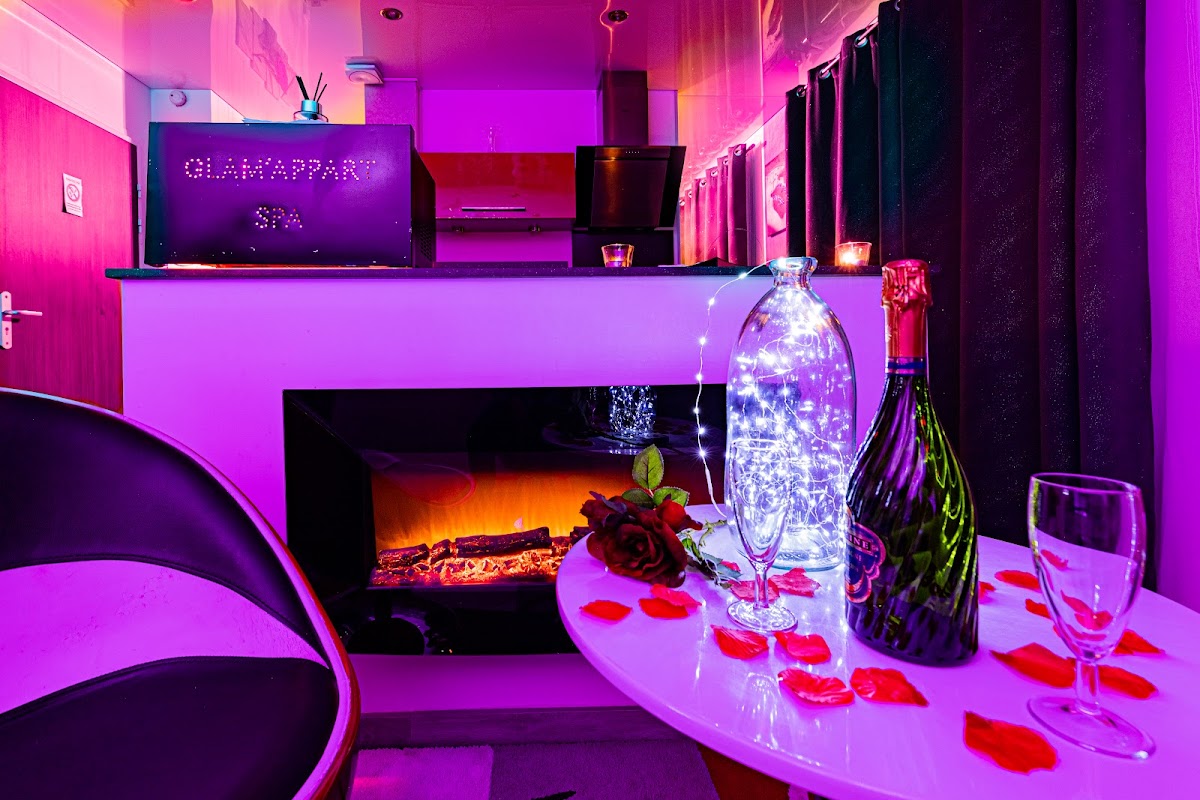 Photo Google Maps · Glam'appart Spa: Appartement privatif avec jacuzzi séjour romantique (Dijon, Bourgogne)