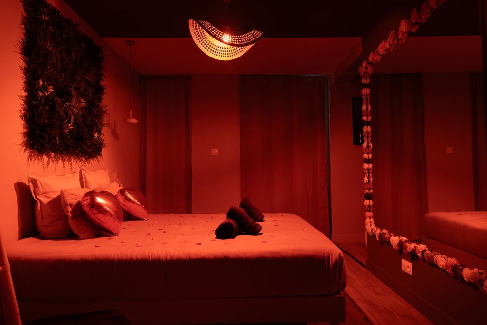 Photo Google Maps · Amour & Bulles · Love Room Valence avec Balnéo