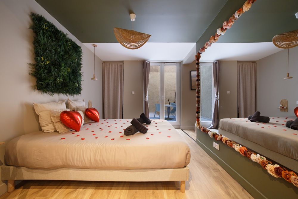Photo Google Maps · Amour & Bulles · Love Room Valence avec Balnéo