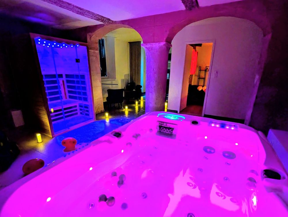 Love Room Valence