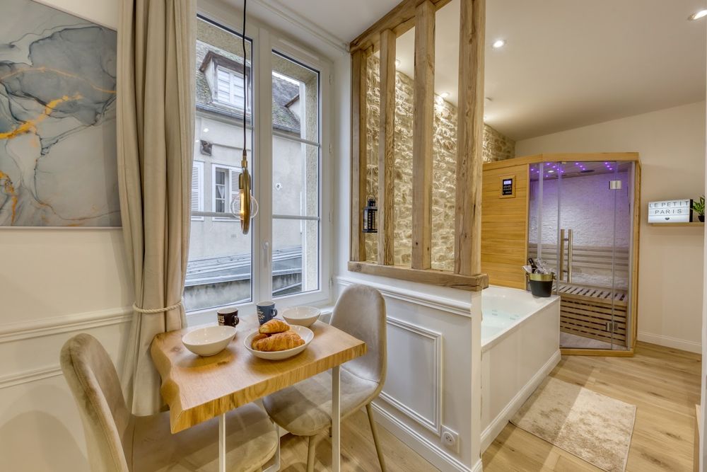 Photo Google Maps · Le Petit Paris