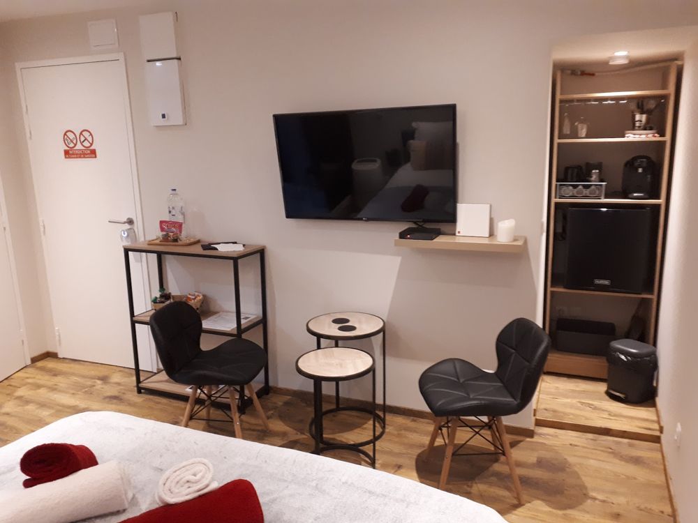 Photo Google Maps · Nuits Chartraines / Hammam et Bulles / SPA Jaccuzi Privatif / Loveroom