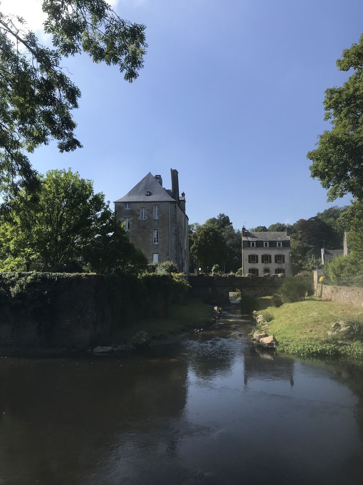 Photo Google Maps · Kastell Ô fil de l'eau - Love room & Suites romantiques en Bretagne