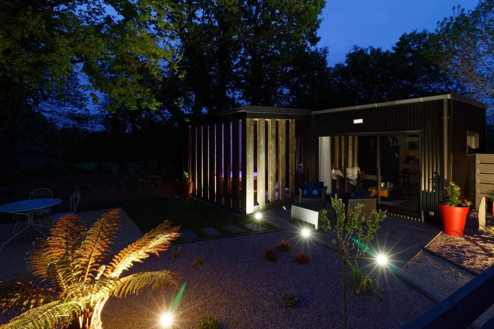 Photo Google Maps · La Douce escapade Loft & Spa : Location loft tout confort moderne avec chambre, jardin minéral, terrasse, spa privatif et parking clos à Sizun dans le Finistère en Bretagne | Séjour et week-end insolite en amoureux
