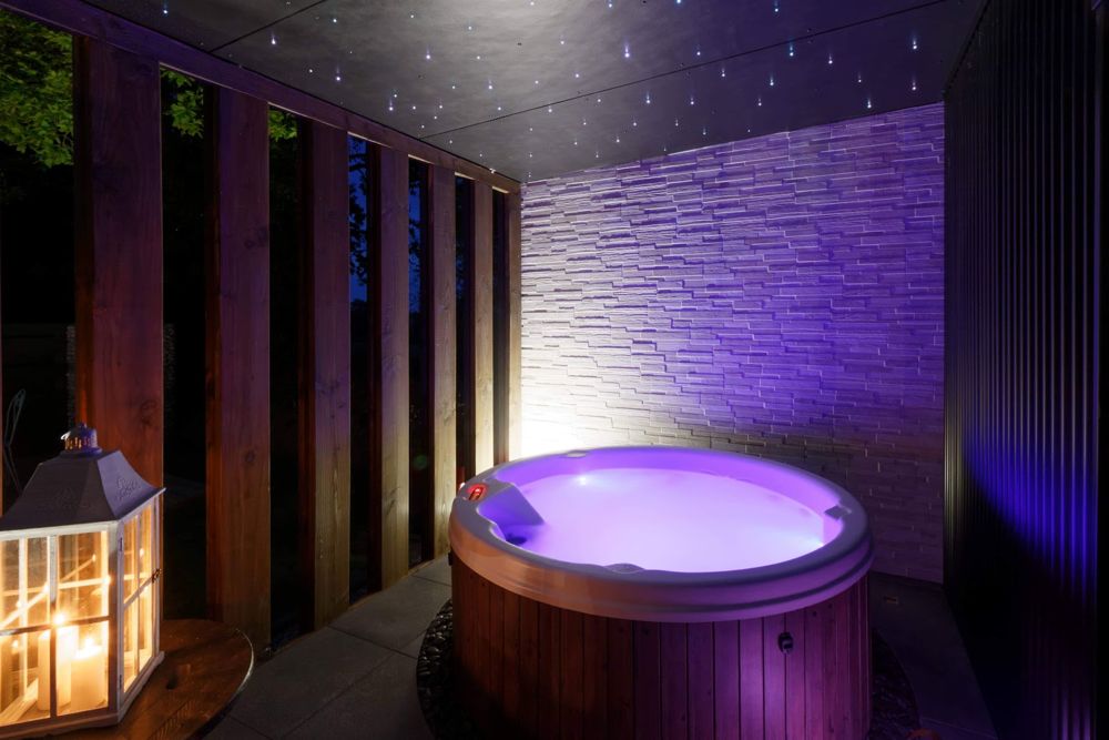 Photo Google Maps · La Douce escapade Loft & Spa : Location loft tout confort moderne avec chambre, jardin minéral, terrasse, spa privatif et parking clos à Sizun dans le Finistère en Bretagne | Séjour et week-end insolite en amoureux
