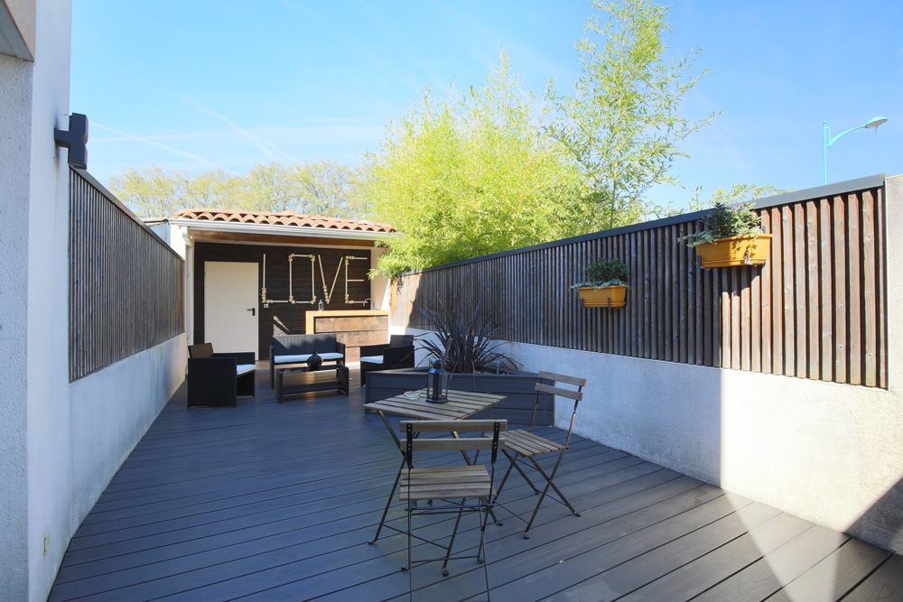 Photo Google Maps · ❤️LOVENIGHT: Votre suite Romantique et Love Room avec jacuzzi Privatif et sa pièce 50 nuances de Grey près de Toulouse