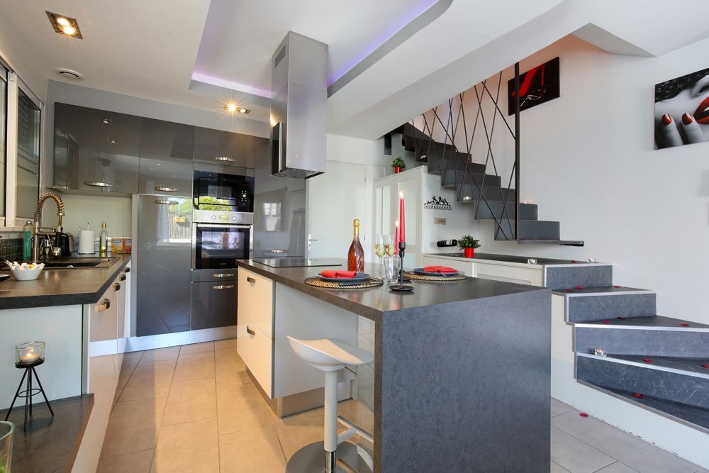 Photo Google Maps · ❤️LOVENIGHT: Votre suite Romantique et Love Room avec jacuzzi Privatif et sa pièce 50 nuances de Grey près de Toulouse