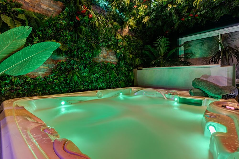 Photo Google Maps · Jungle Love Room