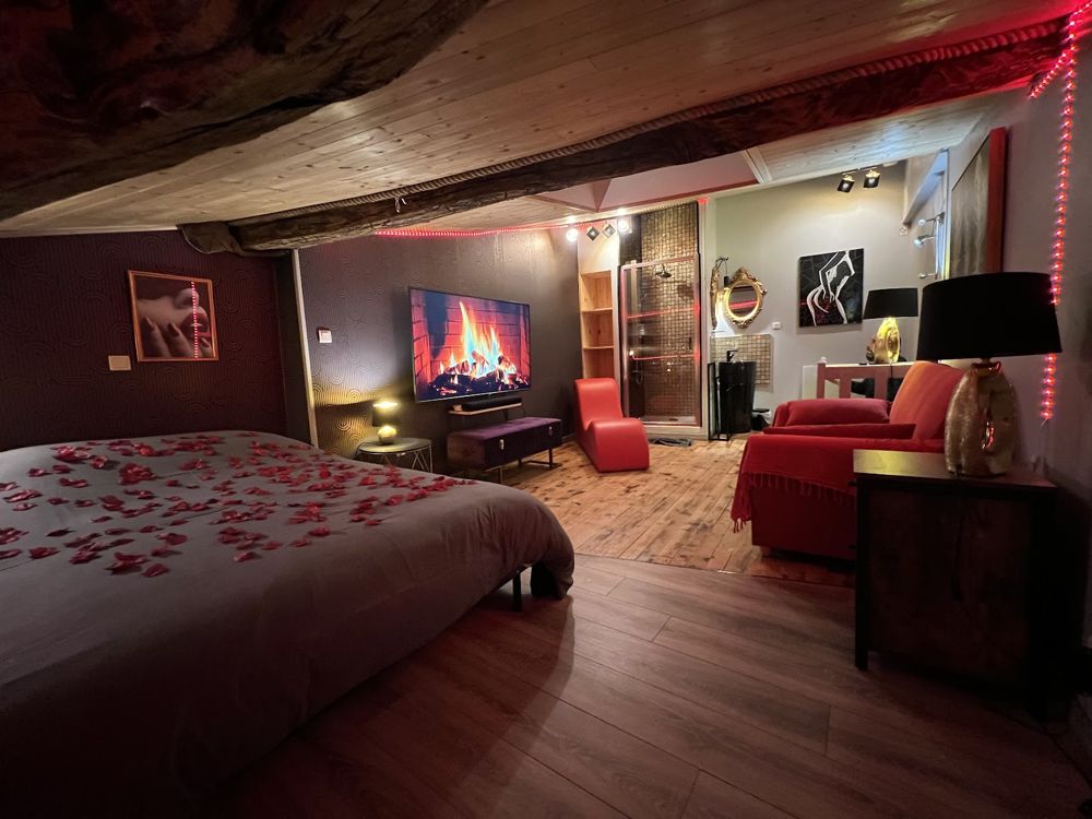 Photo Google Maps · La Parenthèse - Séjour romantique avec Jacuzzi - RHÔNE ALPES