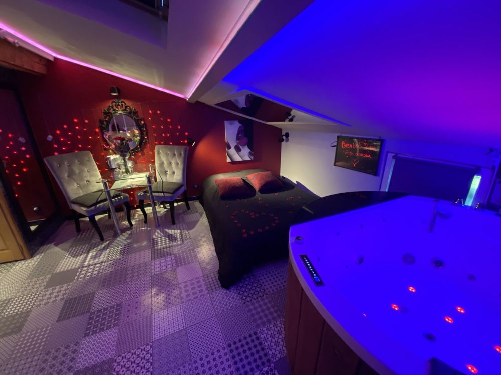 Photo Google Maps · La Parenthèse - Séjour romantique avec Jacuzzi - RHÔNE ALPES