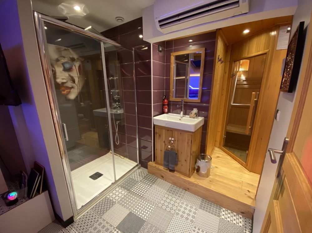 Photo Google Maps · La Parenthèse - Séjour romantique avec Jacuzzi - RHÔNE ALPES