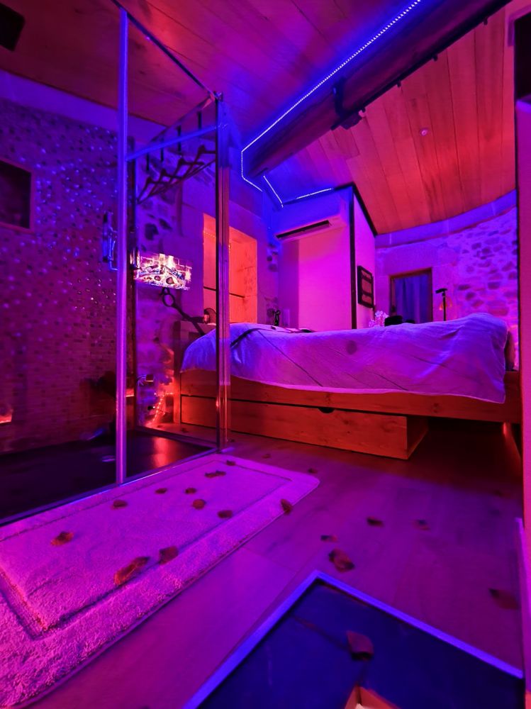Photo Google Maps · La Tour Secrète : Love room romantique, atypique, spa et sauna, escapade en couple, Aude, Occitanie