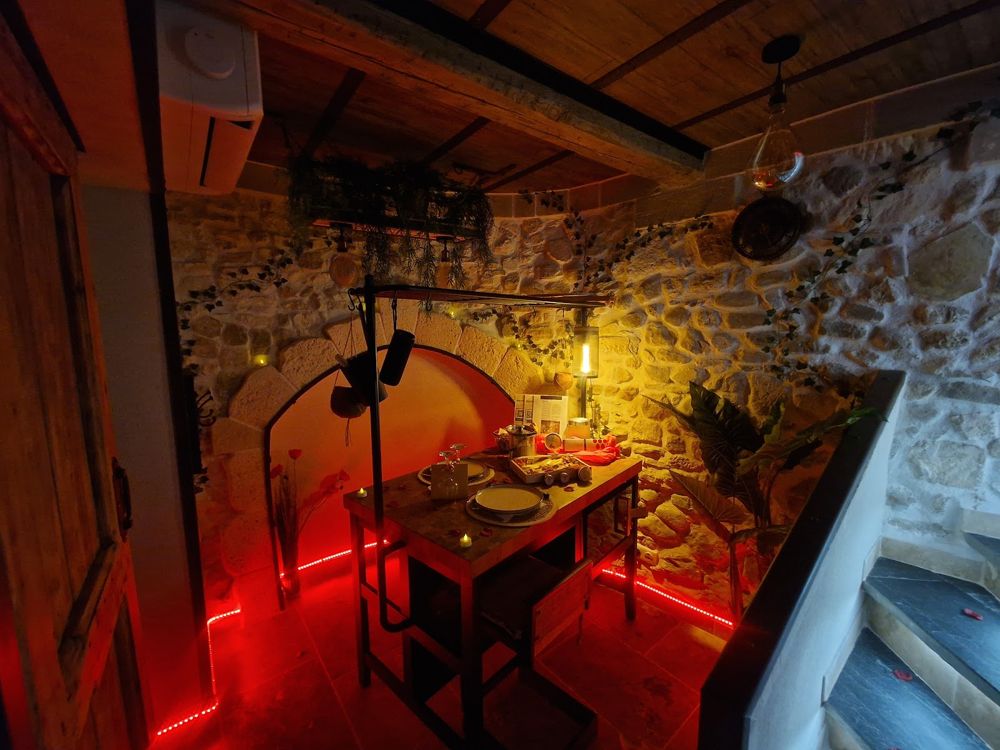 Photo Google Maps · La Tour Secrète : Love room romantique, atypique, spa et sauna, escapade en couple, Aude, Occitanie
