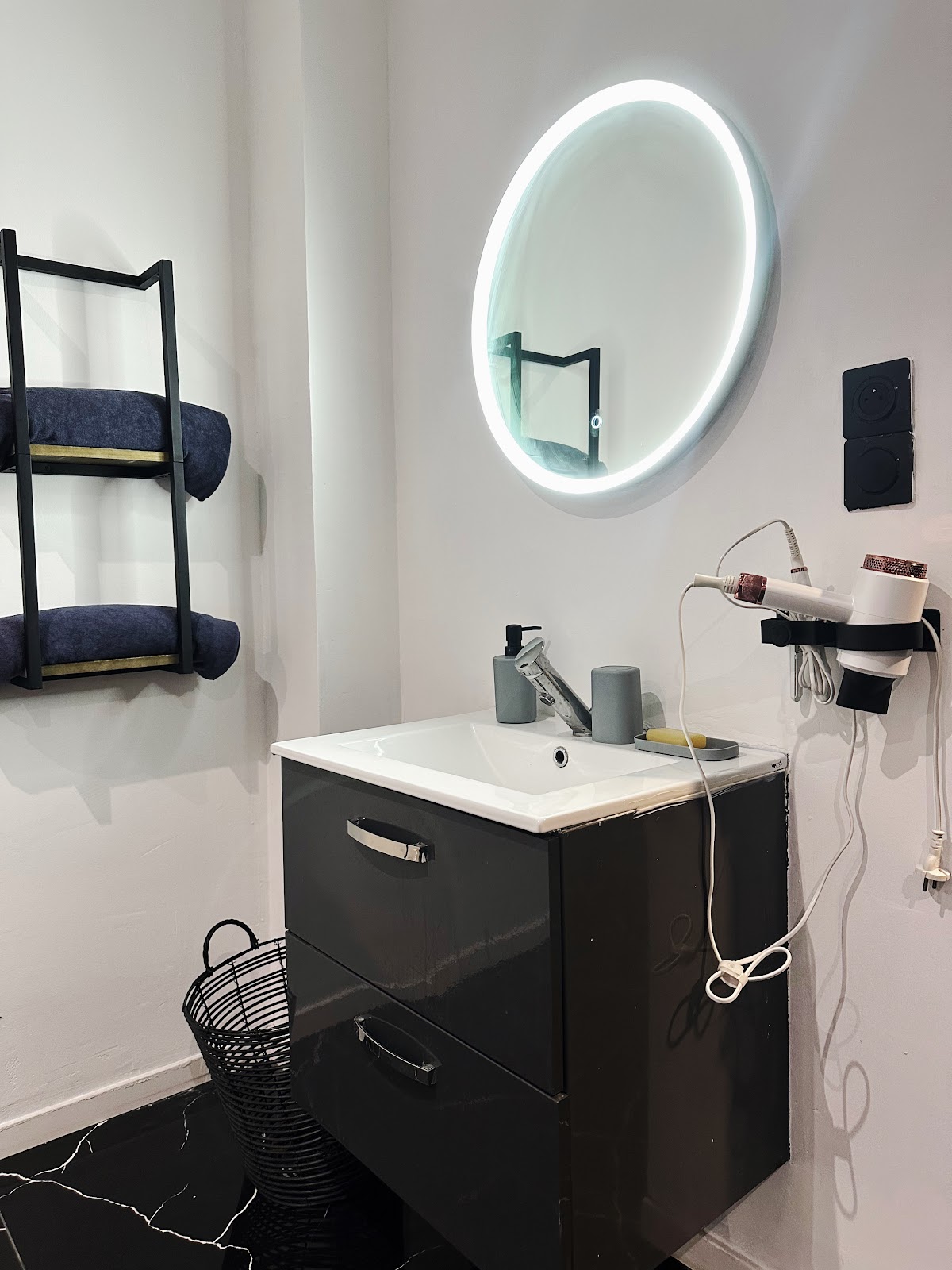 Photo Google Maps · Love Room / Suite Romantique Avec Jacuzzi